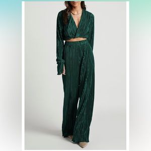 Amazon Crop Top Plisse Set